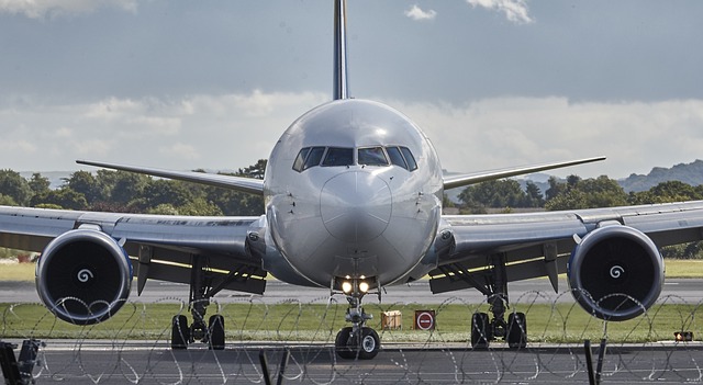 letadlo na runway